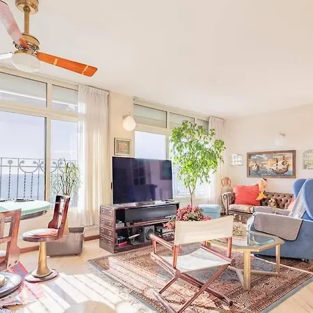 Luxurious Penthouse With Bayview