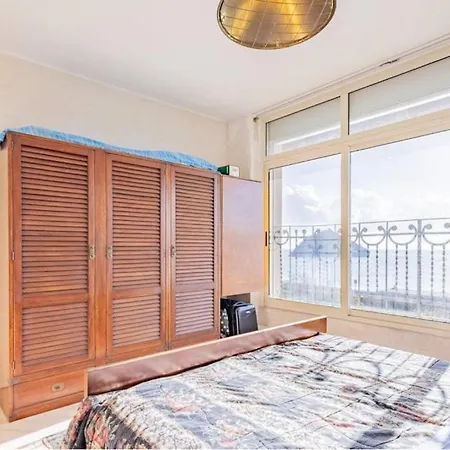 דירה Luxurious Penthouse With Bayview *