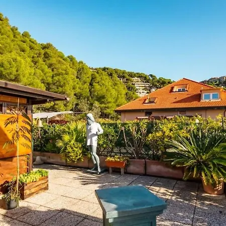 Luxurious Penthouse With Bayview Daire *