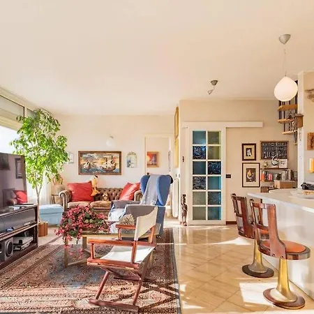 Luxurious Penthouse With Bayview