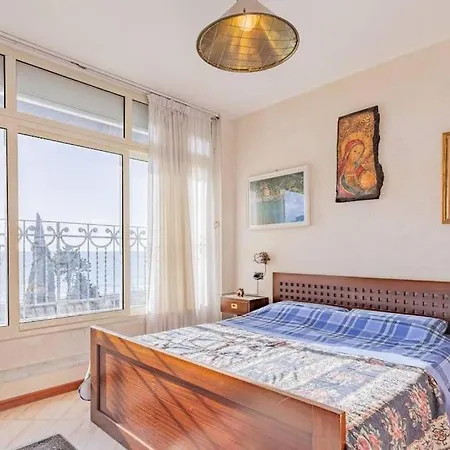 Daire Luxurious Penthouse With Bayview